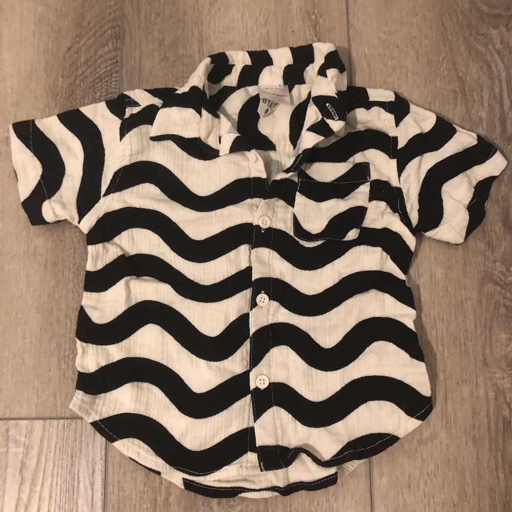 Two 2T Hanna Andersson button up shirts
